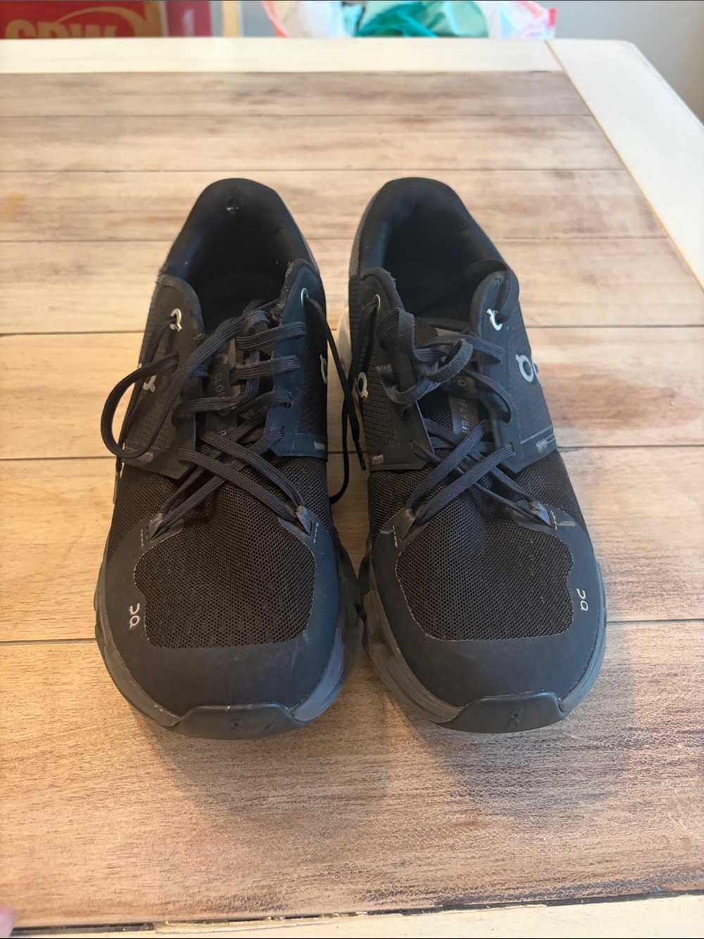 On men’s Cloudflyer 4 running shoe black and white size 9.5 - Picture 6 of 9
